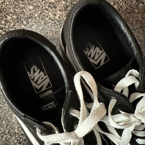 Vans Ward Lace-Up Sneakers - Picture 5 of 13